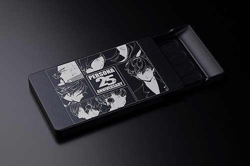 GILD design製オリジナルジュラルミンパスケース ペルソナ5 ペルソナ5 スクランブル』怪盗団のエンブレム入りジュラルミン