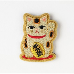 【EMooooN】ペルソナシリーズ25周年記念　刺繍バッジ 招き猫